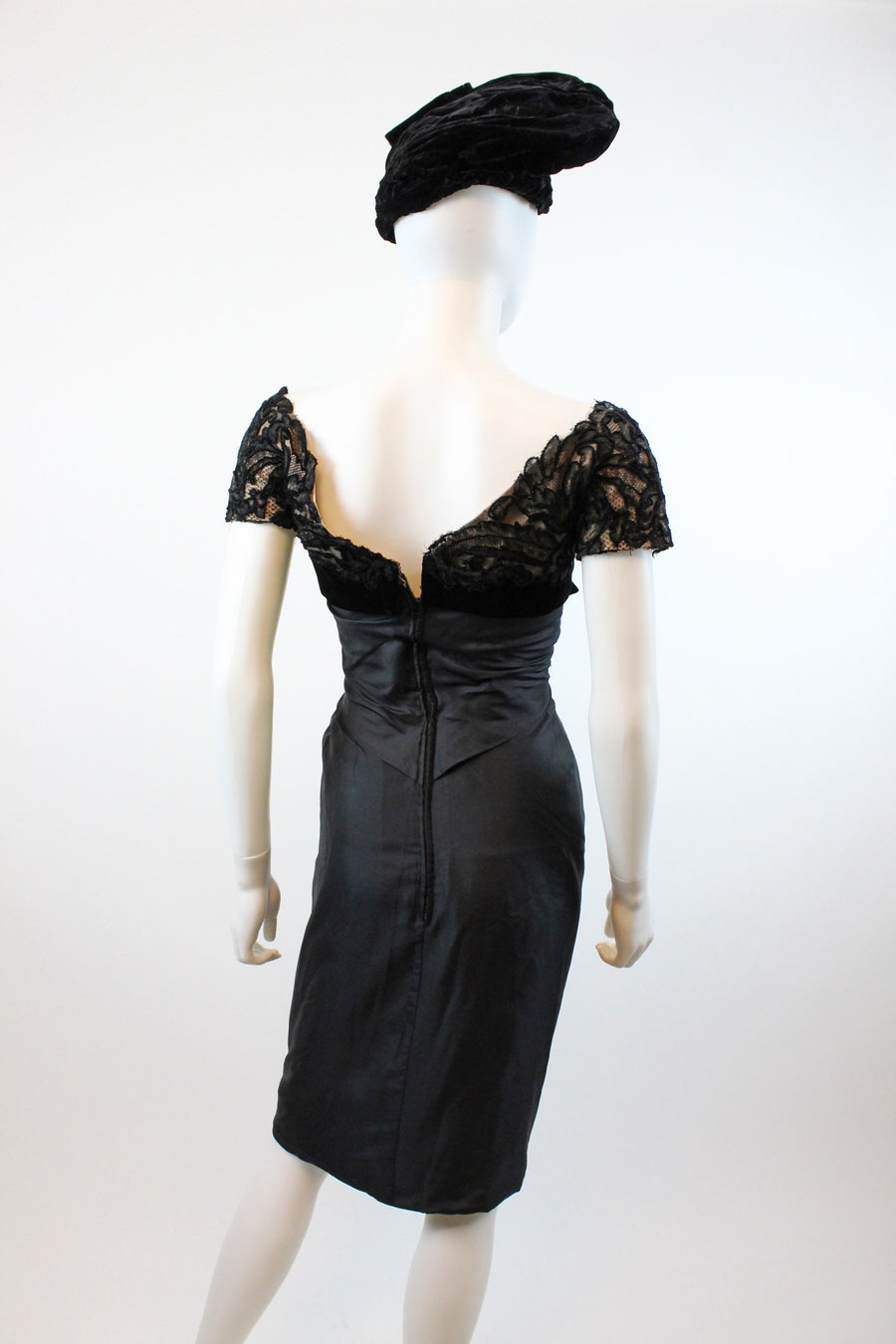 1950s couture SILK and LACE wiggle folded dress xxs | new fall winter