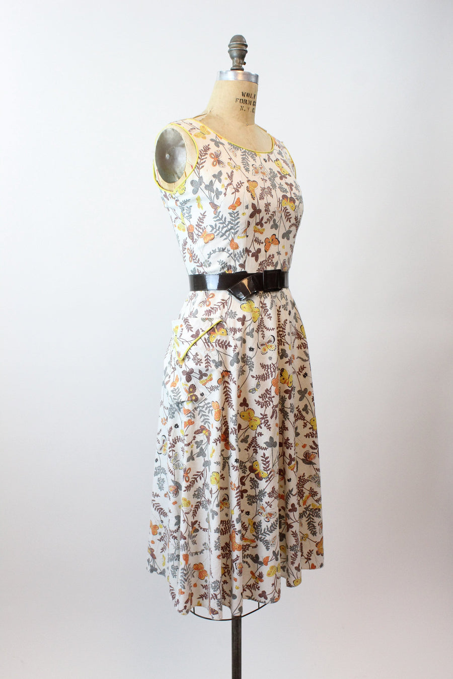 1950s BUTTERFLY moth novelty print dress small | new spring summer