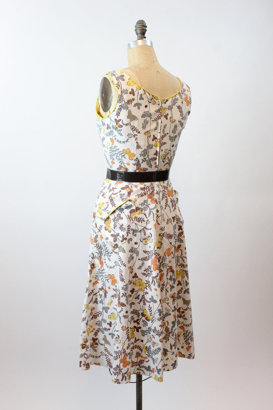 1950s BUTTERFLY moth novelty print dress small | new spring summer