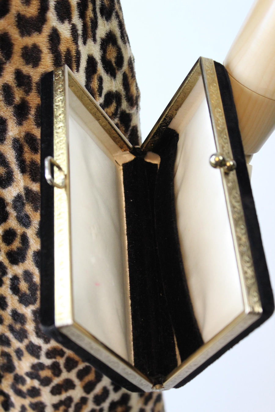 1950s VELVET box clutch | new fall winter