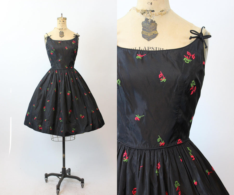 1950s EMBROIDERED flower dress xs | new fall winter