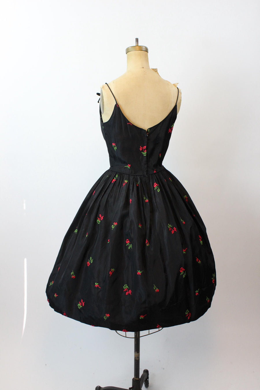 1950s EMBROIDERED flower dress xs | new fall winter