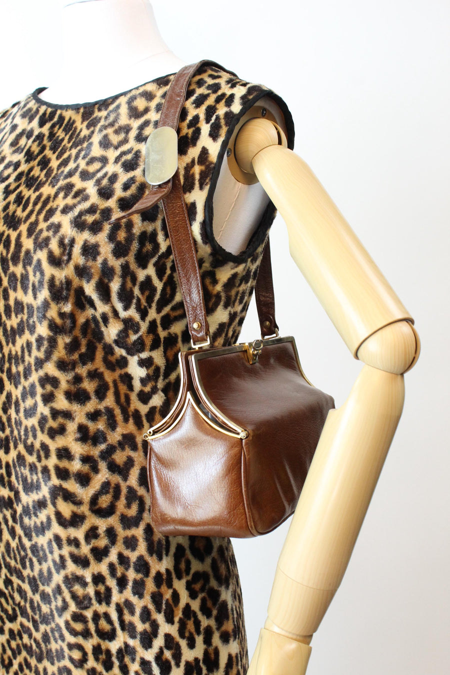 1940s POINTED ARCH leather handbag | new fall winter