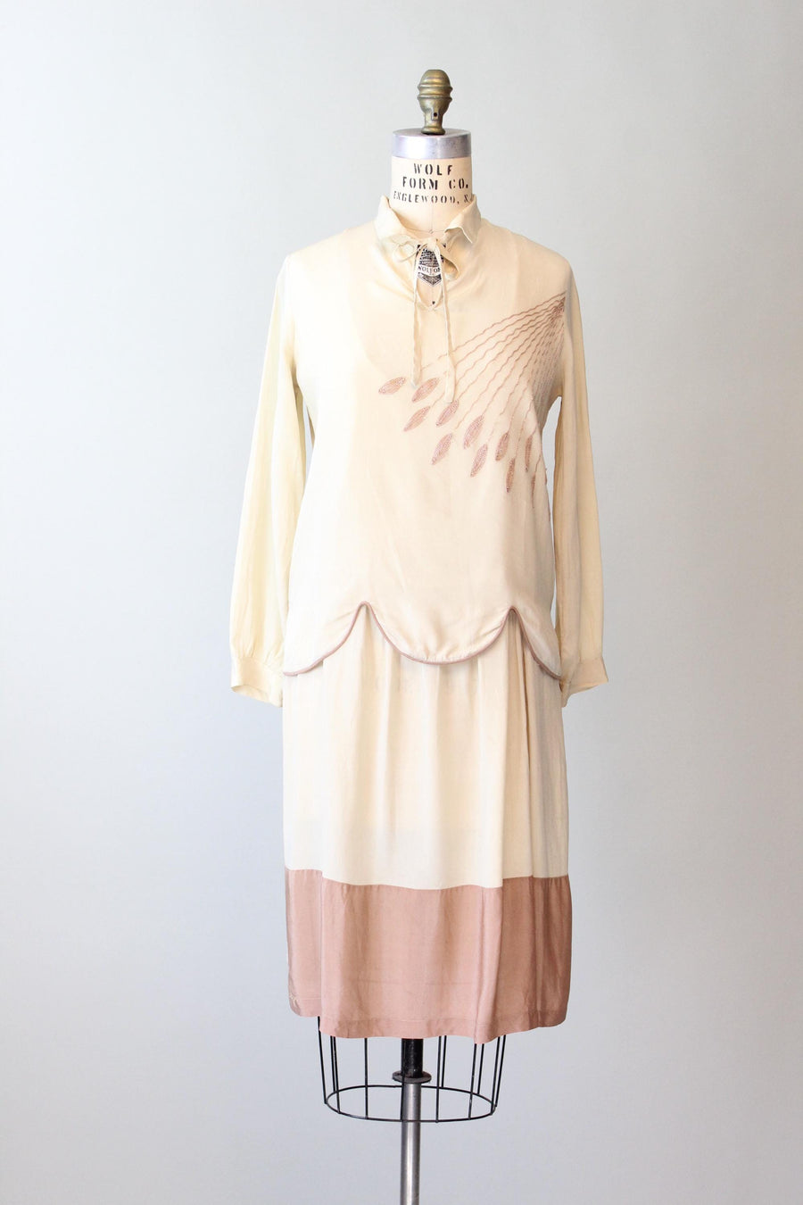 1920s SILK embroidered SCALLOPED dress small medium | new fall winter